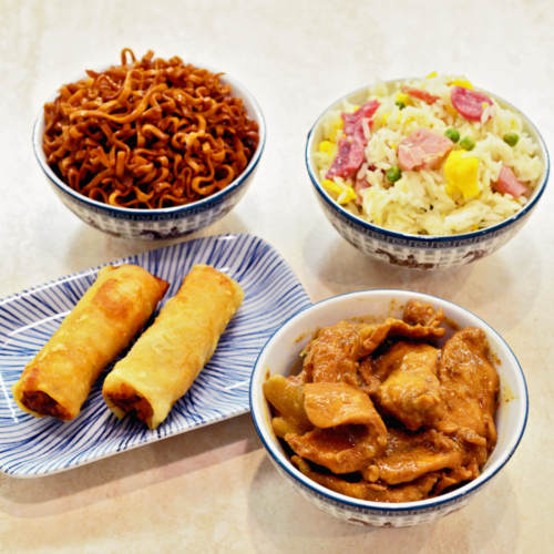 menu poulet avec nem riz cantonais nouilles pad thai et poulet thaï
